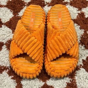 ZARA orange ribbed slippers